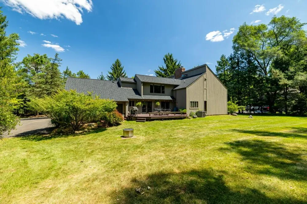 3447 River Pines Drive Ann Arbor, MI 48103