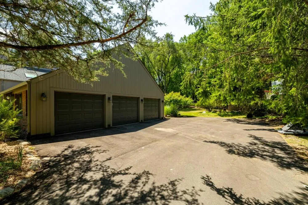 3447 River Pines Drive Ann Arbor, MI 48103