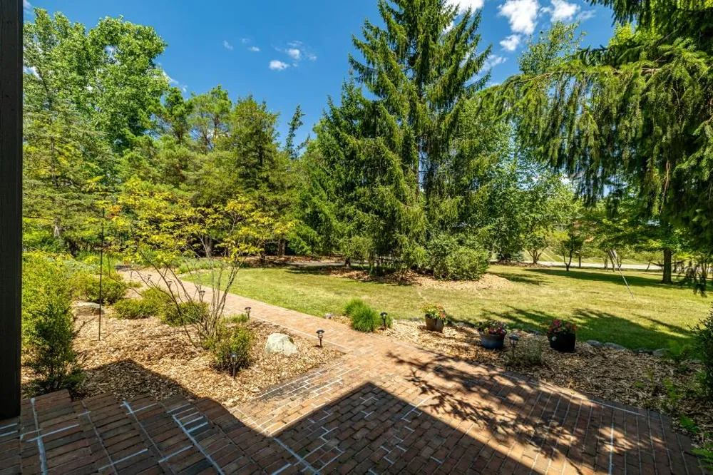 3447 River Pines Drive Ann Arbor, MI 48103