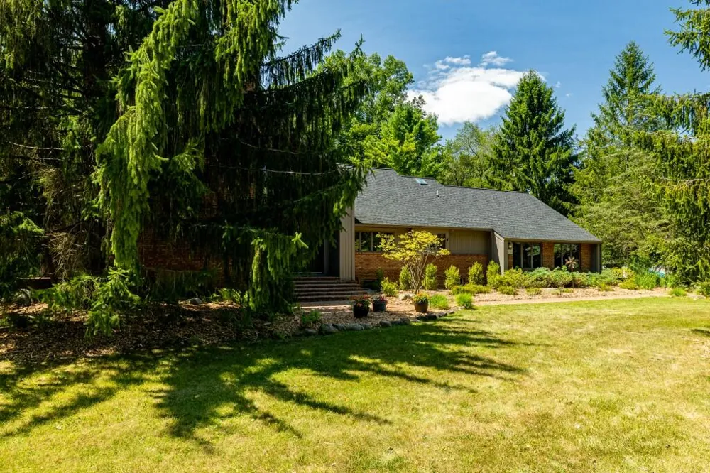 3447 River Pines Drive Ann Arbor, MI 48103