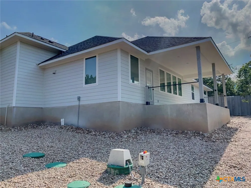 1131 Yaupon Drive Fischer, TX 78623