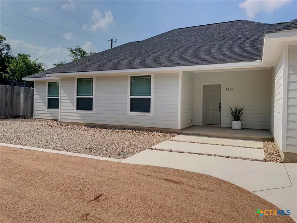 1131 Yaupon Drive Fischer, TX 78623