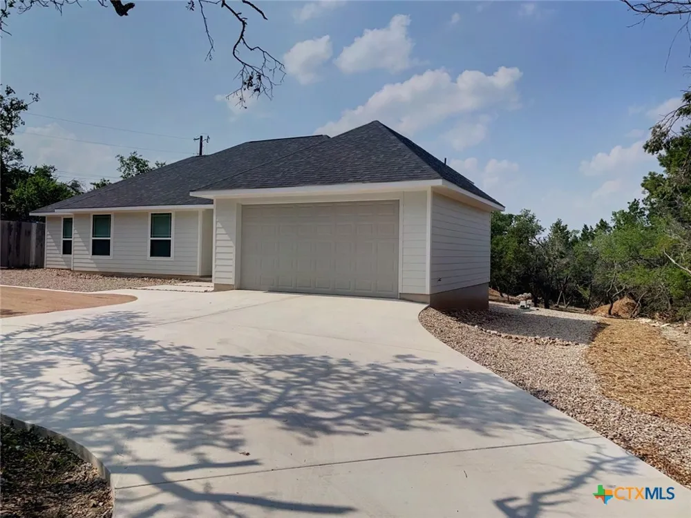 1131 Yaupon Drive Fischer, TX 78623