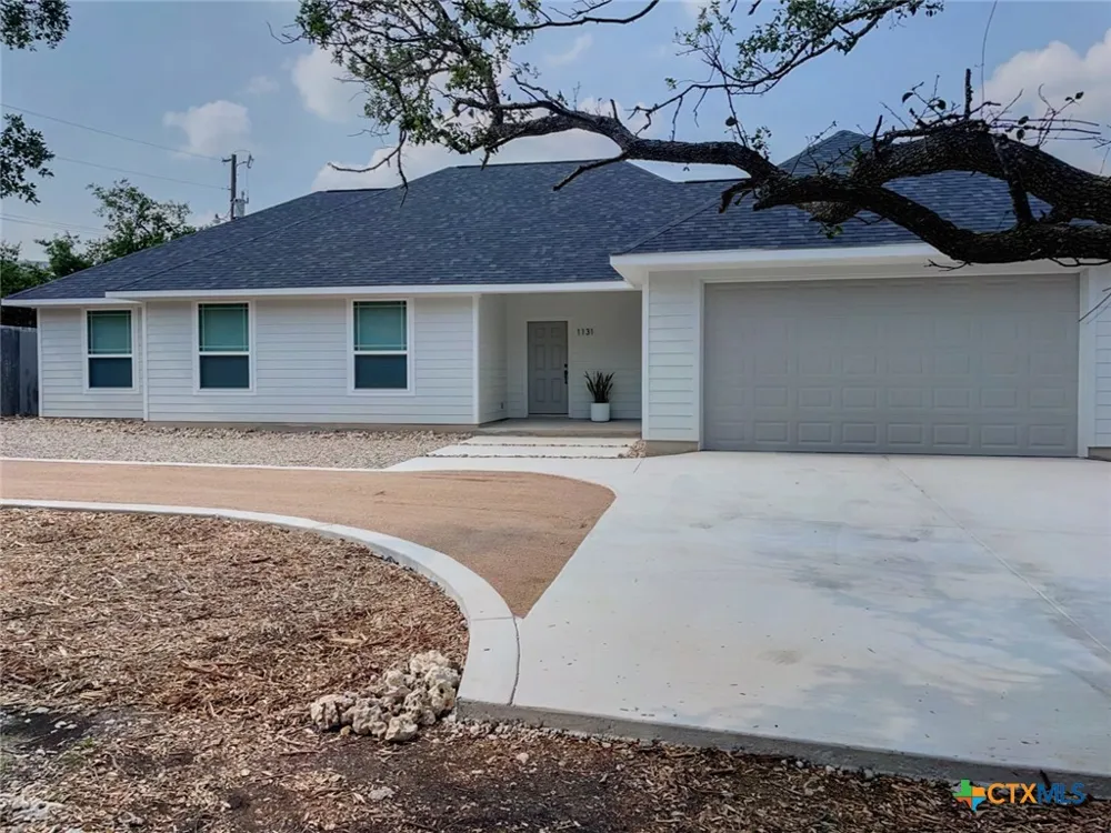 1131 Yaupon Drive Fischer, TX 78623