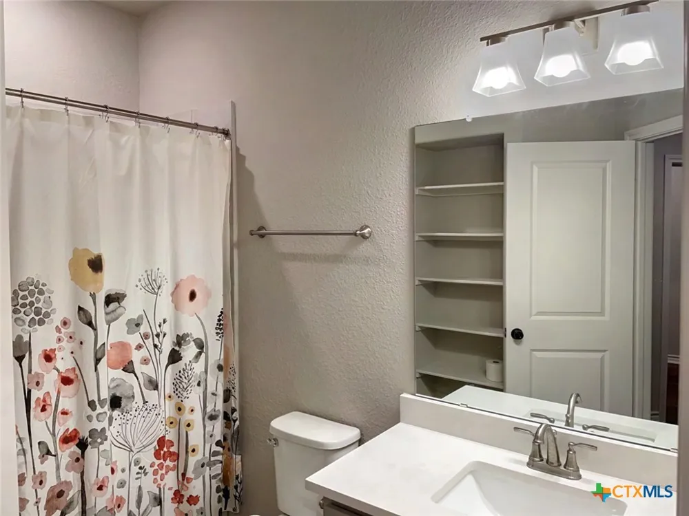 1131 Yaupon Drive Fischer, TX 78623
