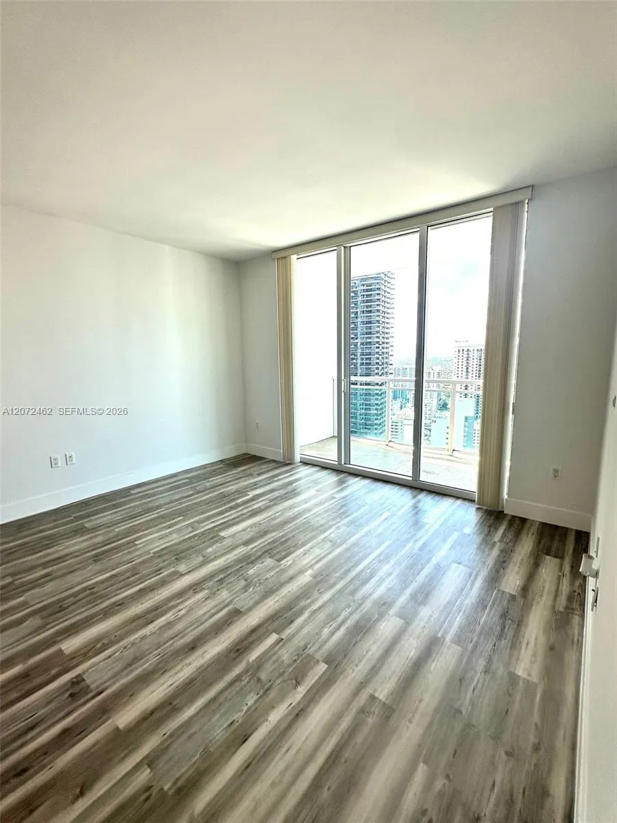 951 Brickell Ave #3403 Miami, FL 33131