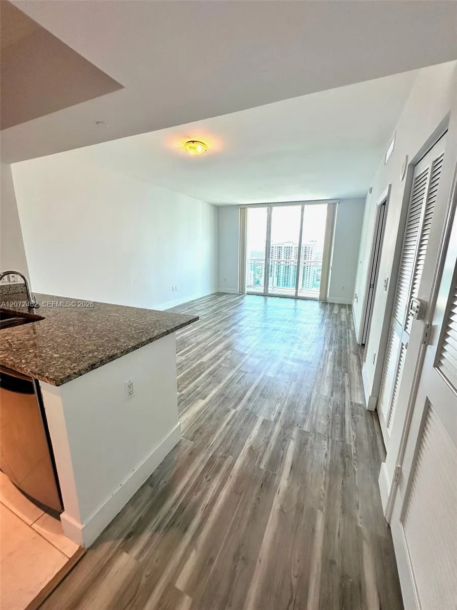 951 Brickell Ave #3403 Miami, FL 33131