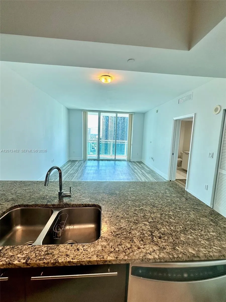 951 Brickell Ave #3403 Miami, FL 33131