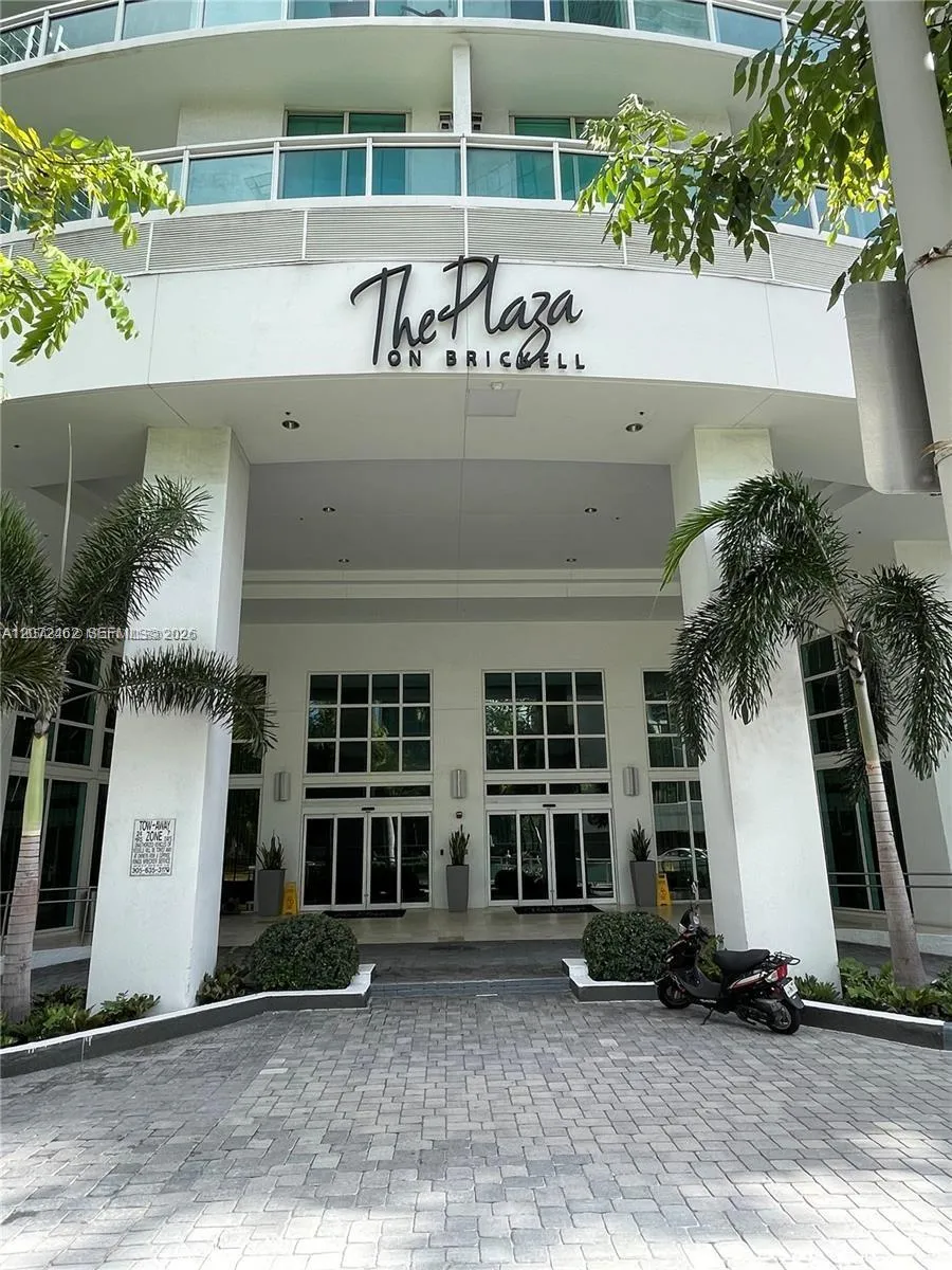 951 Brickell Ave #3403 Miami, FL 33131