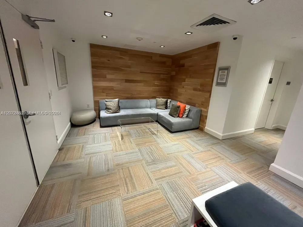 951 Brickell Ave #3403 Miami, FL 33131