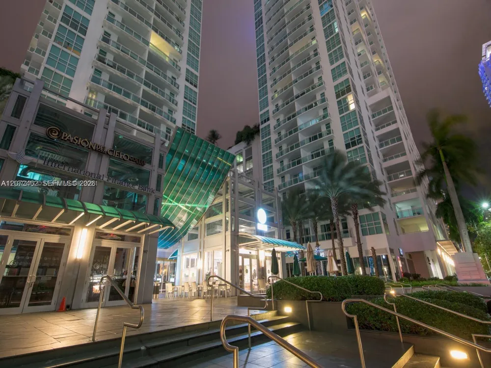 951 Brickell Ave #3403 Miami, FL 33131