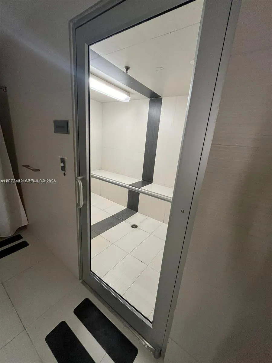 951 Brickell Ave #3403 Miami, FL 33131