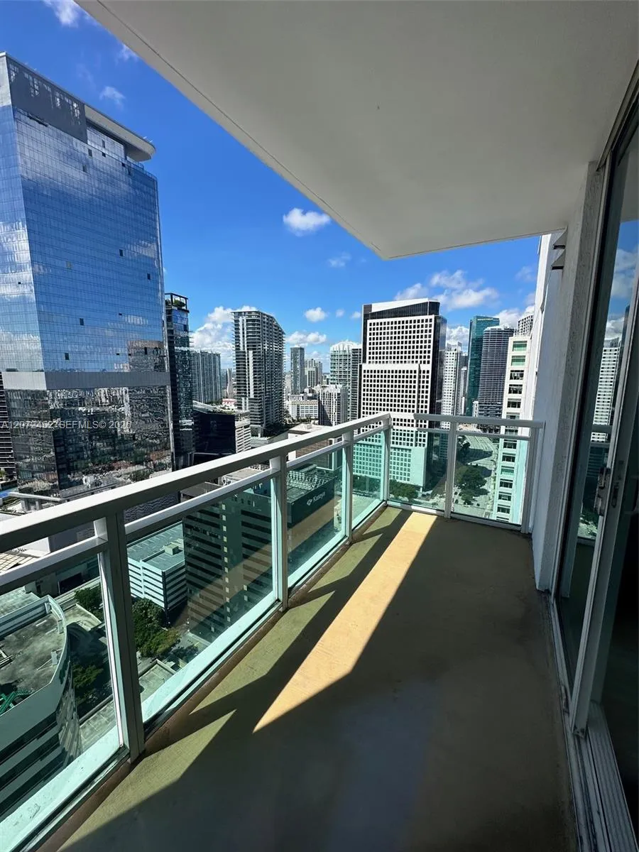 951 Brickell Ave #3403 Miami, FL 33131
