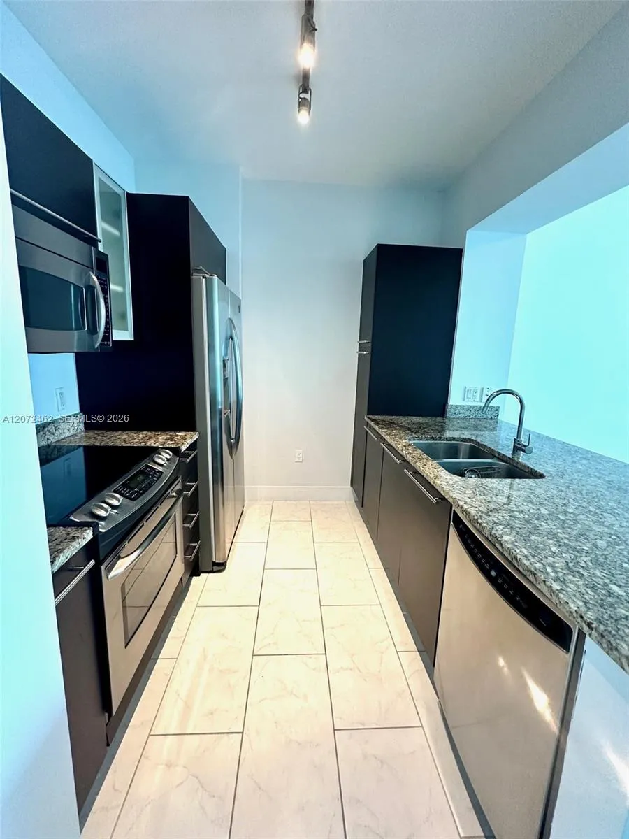 951 Brickell Ave #3403 Miami, FL 33131