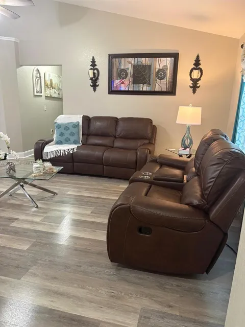 781 E Marion Oaks Pass