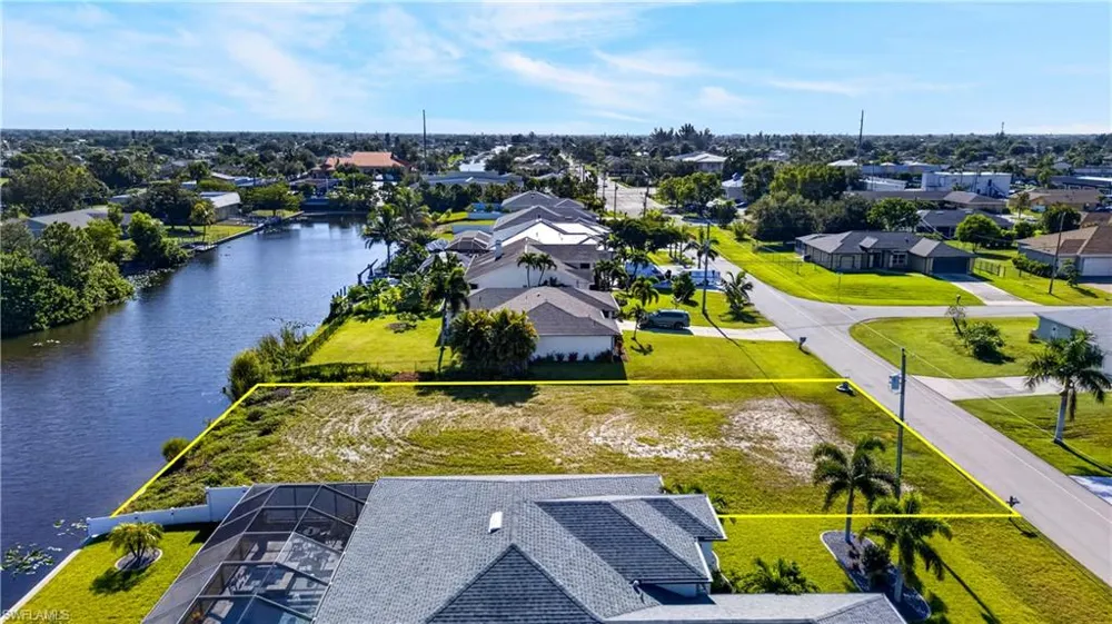 107 SW 21st Street Cape Coral, FL 33991