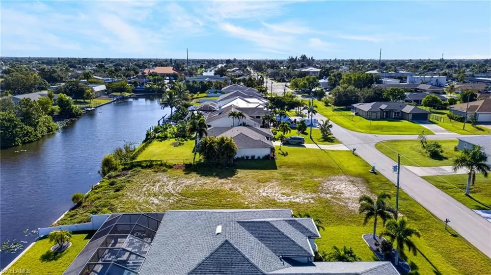 107 SW 21st Street Cape Coral, FL 33991
