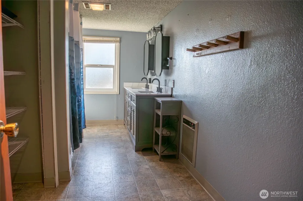 6720 Central Park Drive Aberdeen, WA 98520