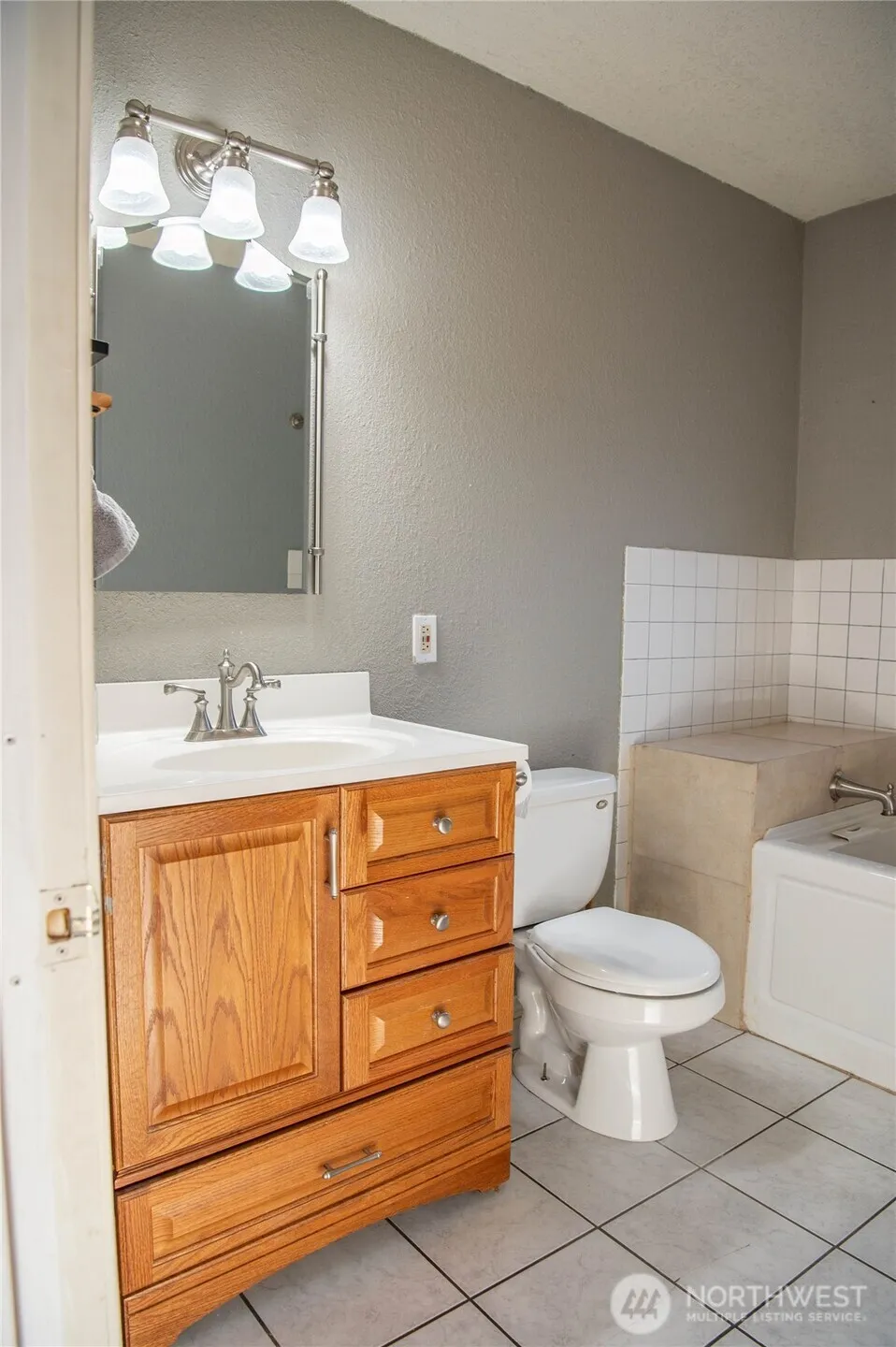 6720 Central Park Drive Aberdeen, WA 98520