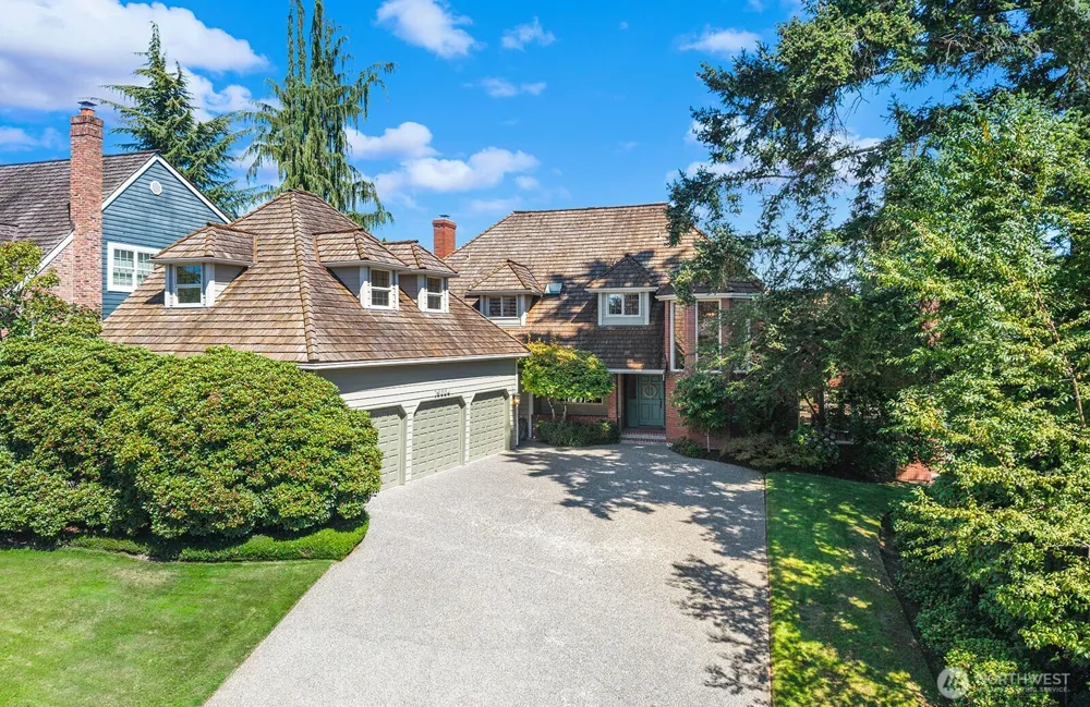 19004 64th Avenue NE Kenmore, WA 98028