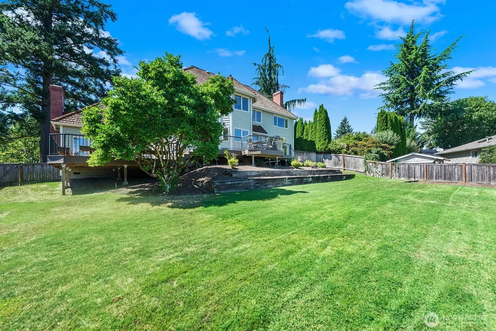 19004 64th Avenue NE Kenmore, WA 98028