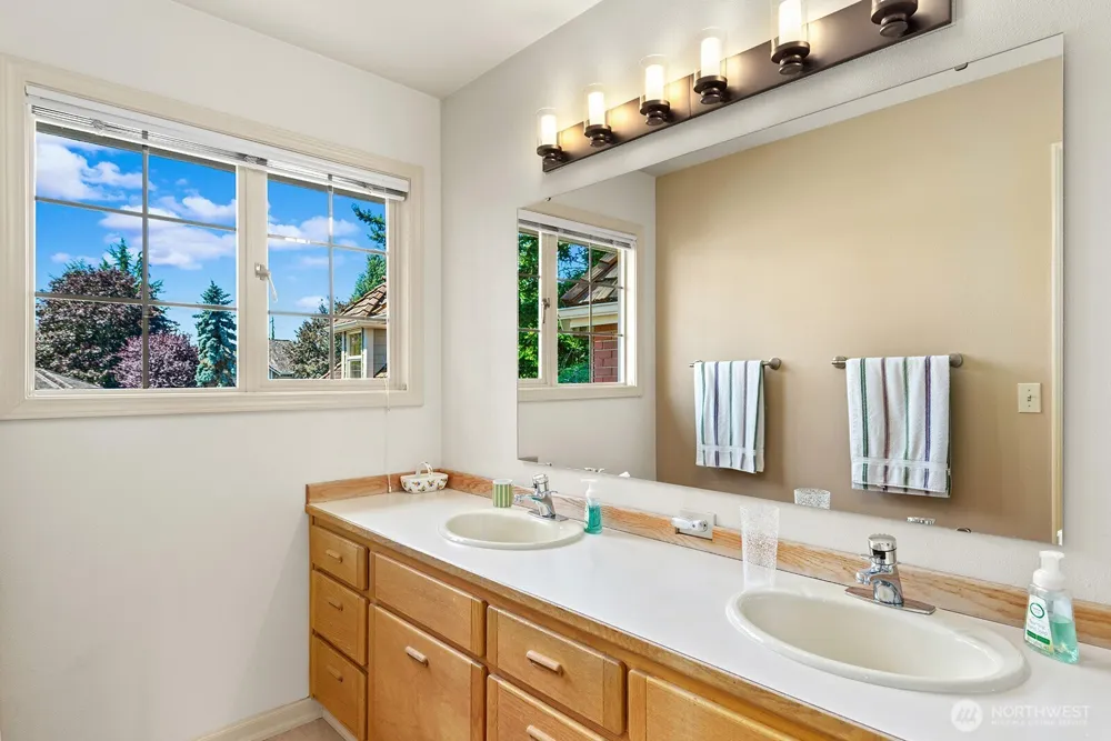 19004 64th Avenue NE Kenmore, WA 98028