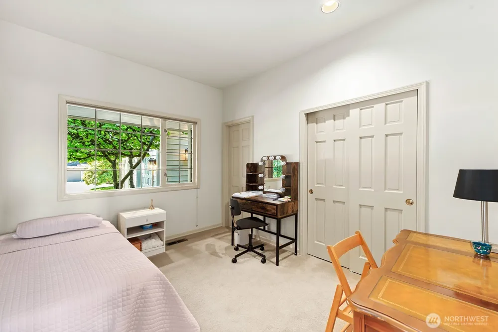 19004 64th Avenue NE Kenmore, WA 98028