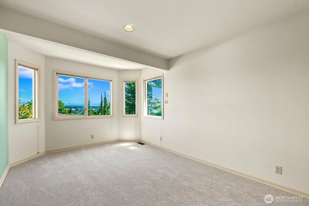 19004 64th Avenue NE Kenmore, WA 98028