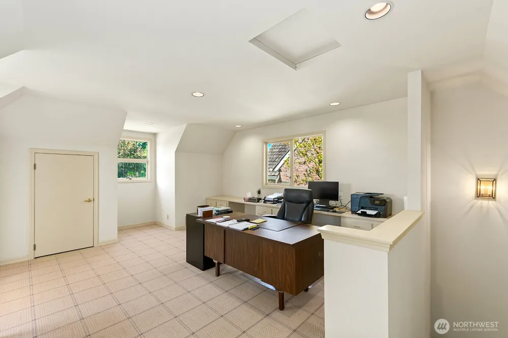 19004 64th Avenue NE Kenmore, WA 98028