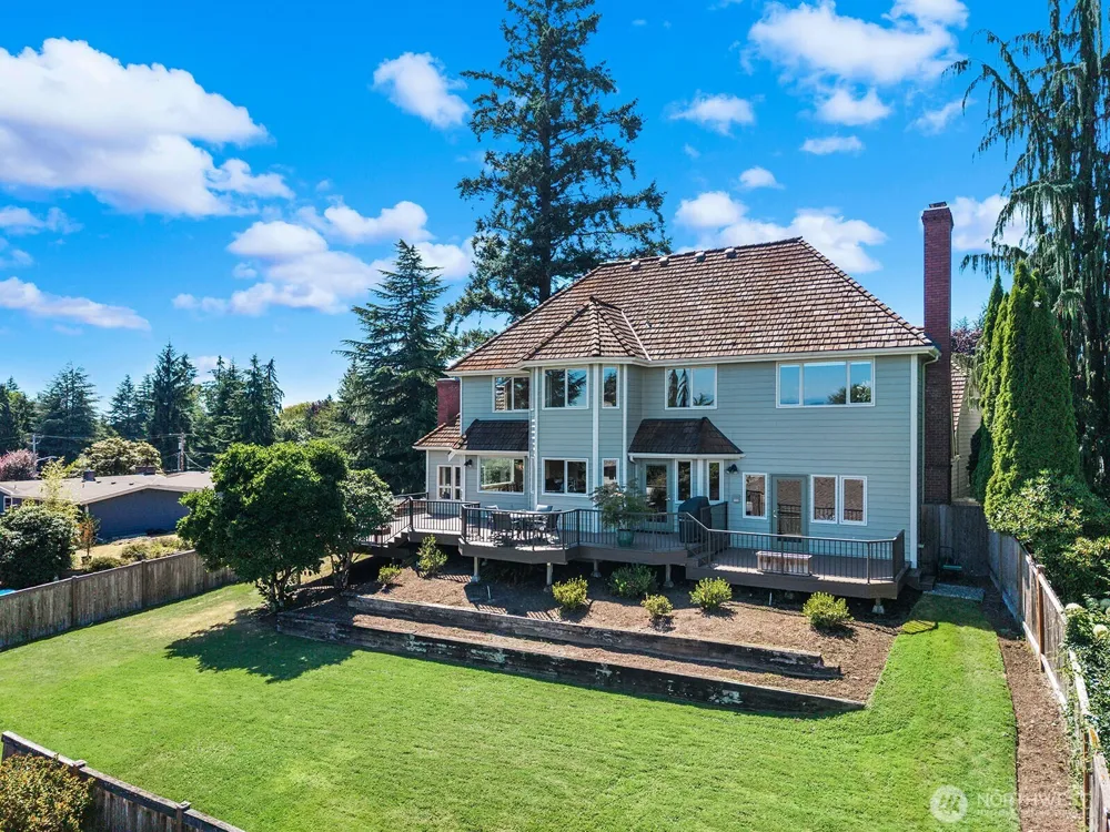 19004 64th Avenue NE Kenmore, WA 98028