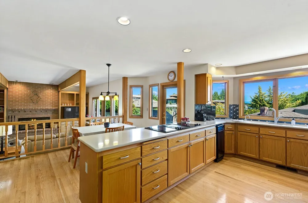 19004 64th Avenue NE Kenmore, WA 98028