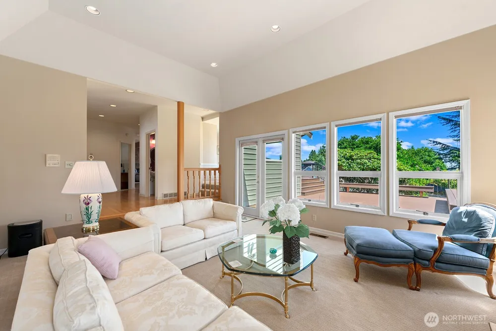 19004 64th Avenue NE Kenmore, WA 98028