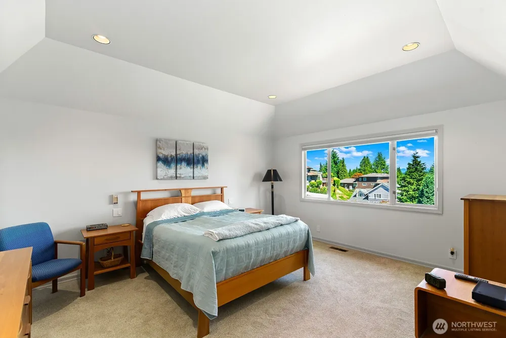 19004 64th Avenue NE Kenmore, WA 98028