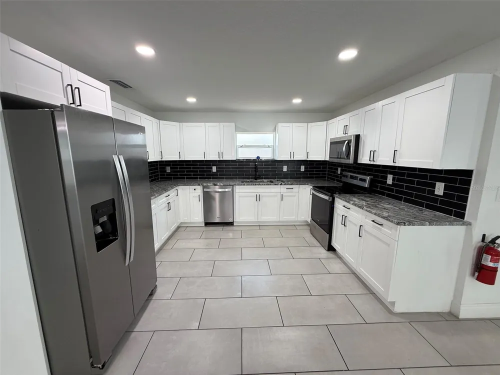 5112 PACIFIC AVENUE Weeki Wachee, FL 34607
