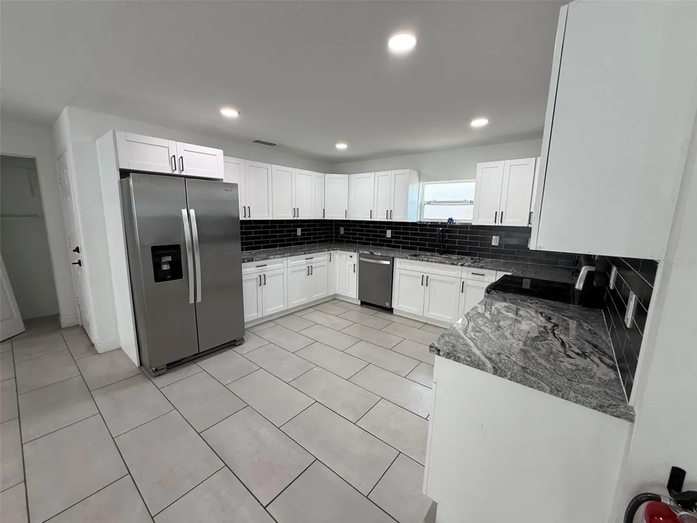 5112 PACIFIC AVENUE Weeki Wachee, FL 34607