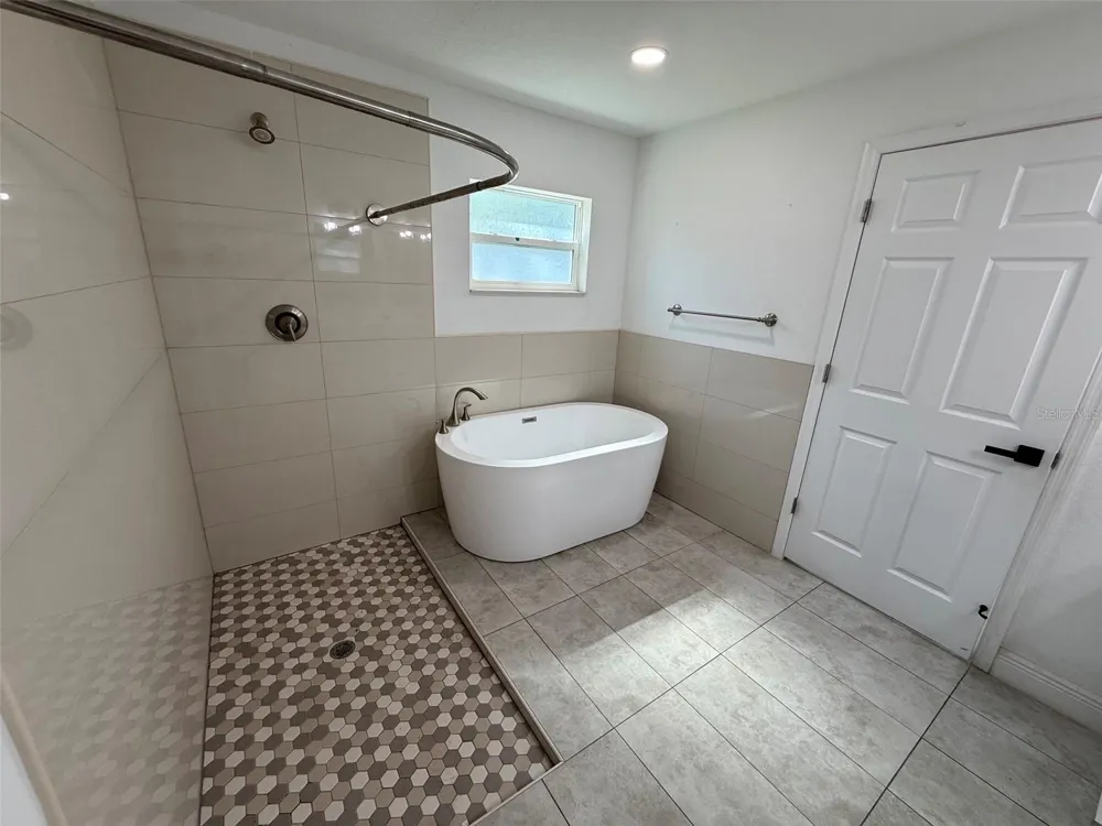 5112 PACIFIC AVENUE Weeki Wachee, FL 34607