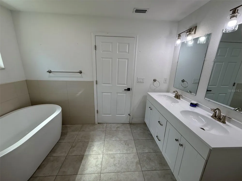 5112 PACIFIC AVENUE Weeki Wachee, FL 34607