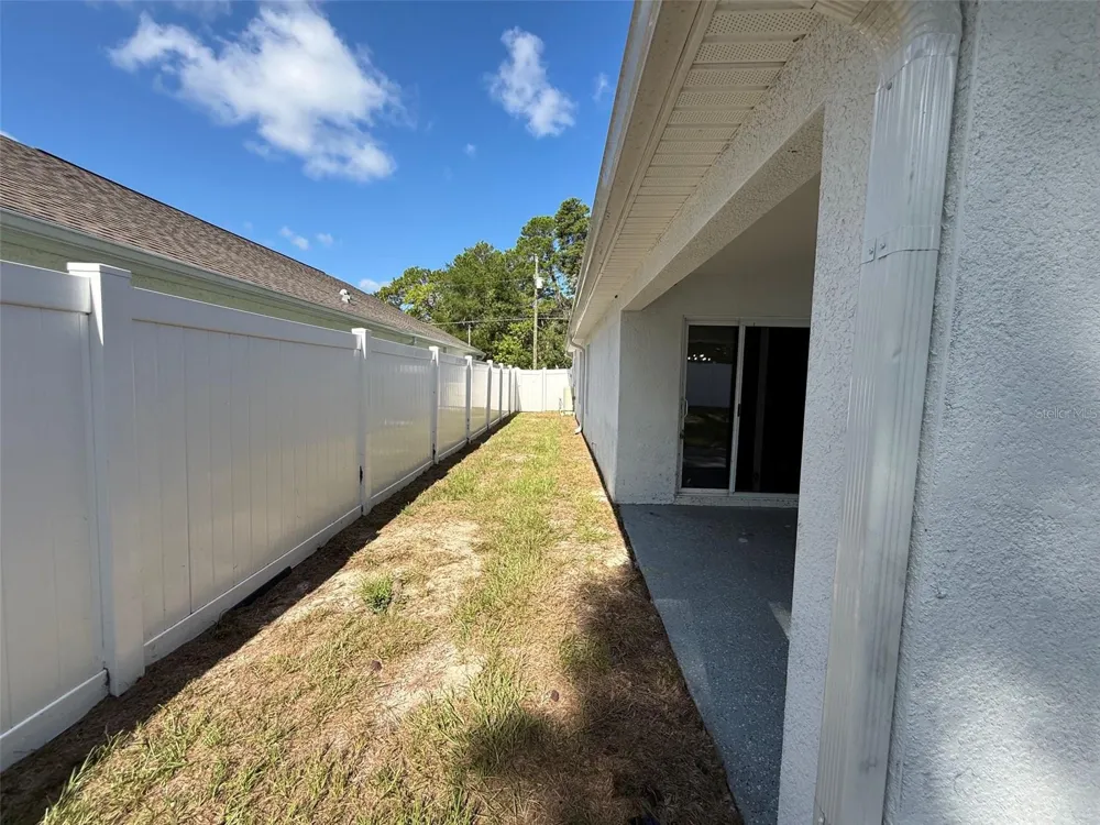 5112 PACIFIC AVENUE Weeki Wachee, FL 34607