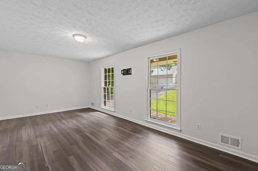 246 Barbara LN SW Mableton, GA 30126