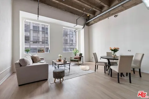 312 W 5th Street