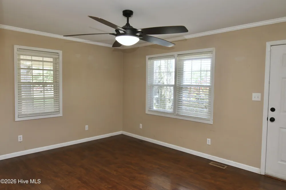 1811 John Small Avenue Washington, NC 27889