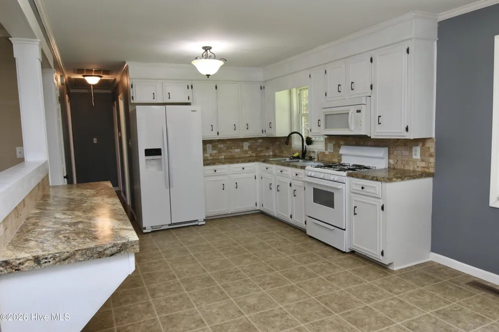 1811 John Small Avenue Washington, NC 27889
