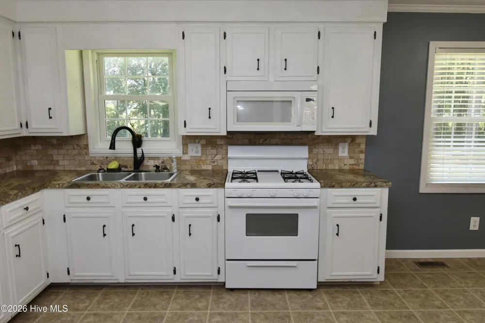 1811 John Small Avenue Washington, NC 27889