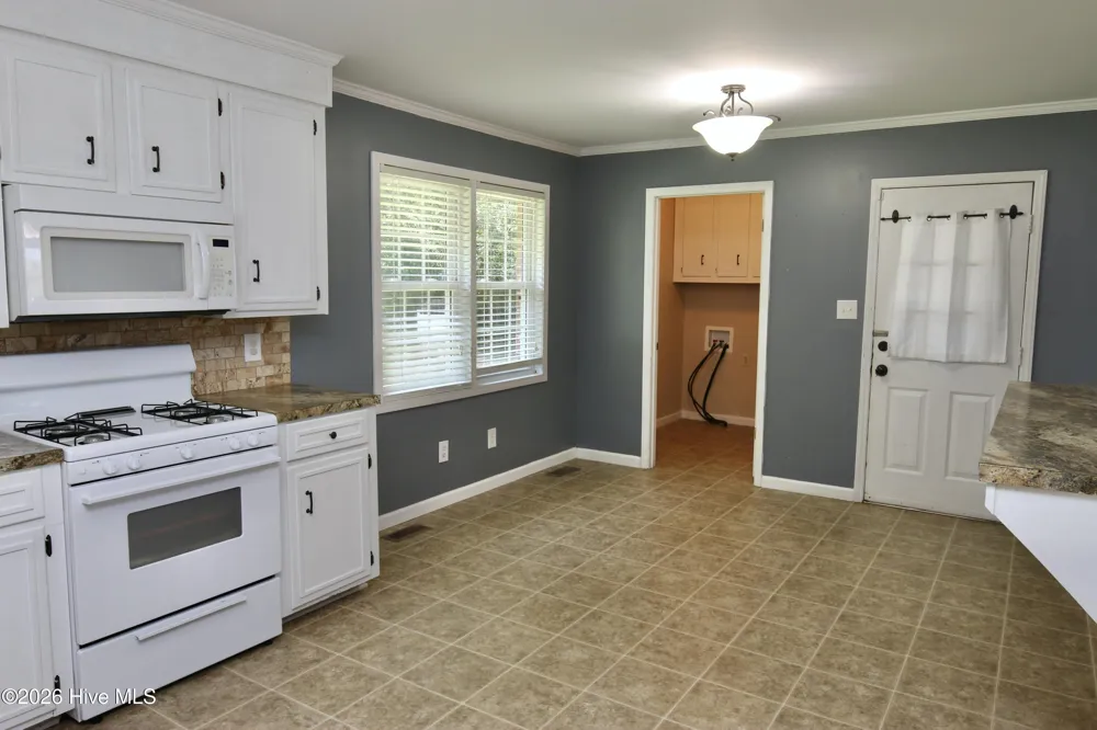 1811 John Small Avenue Washington, NC 27889