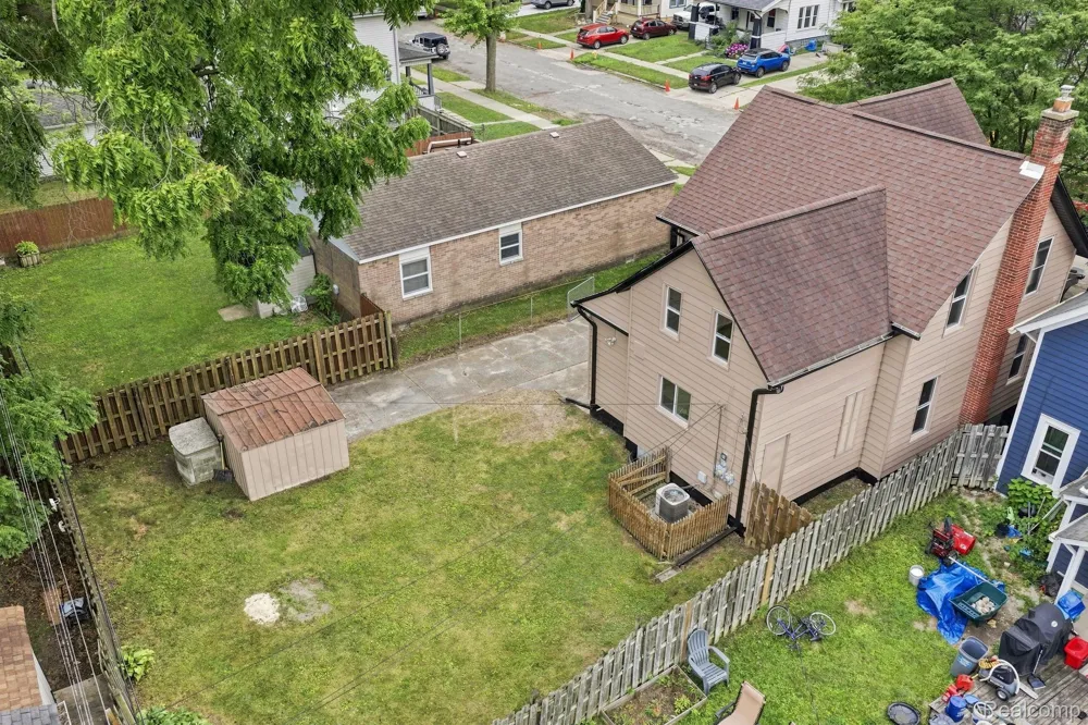 99 South Avenue Mt Clemens City, MI 48043