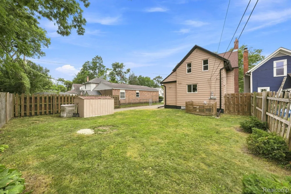 99 South Avenue Mt Clemens City, MI 48043