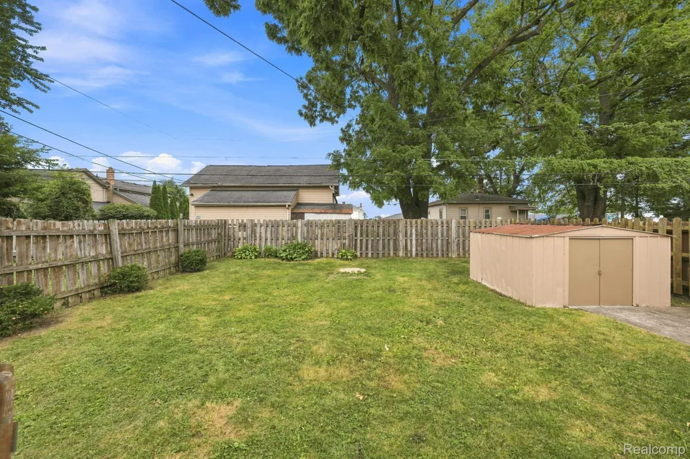 99 South Avenue Mt Clemens City, MI 48043