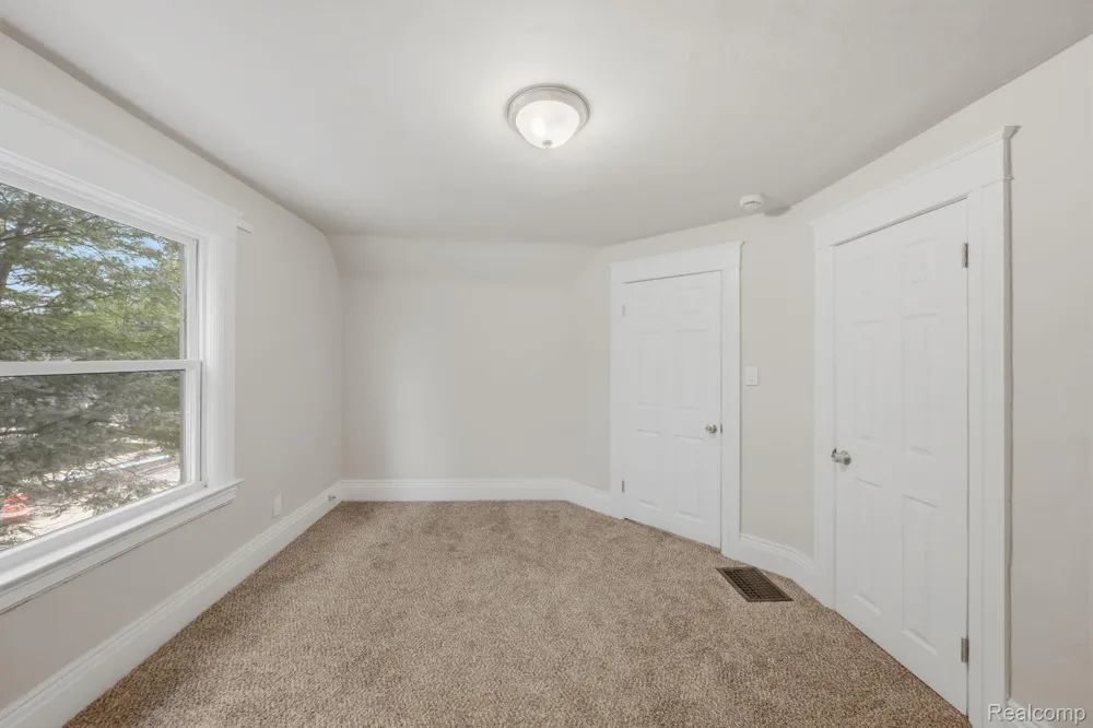 99 South Avenue Mt Clemens City, MI 48043