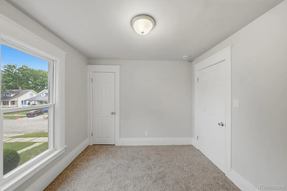 99 South Avenue Mt Clemens City, MI 48043