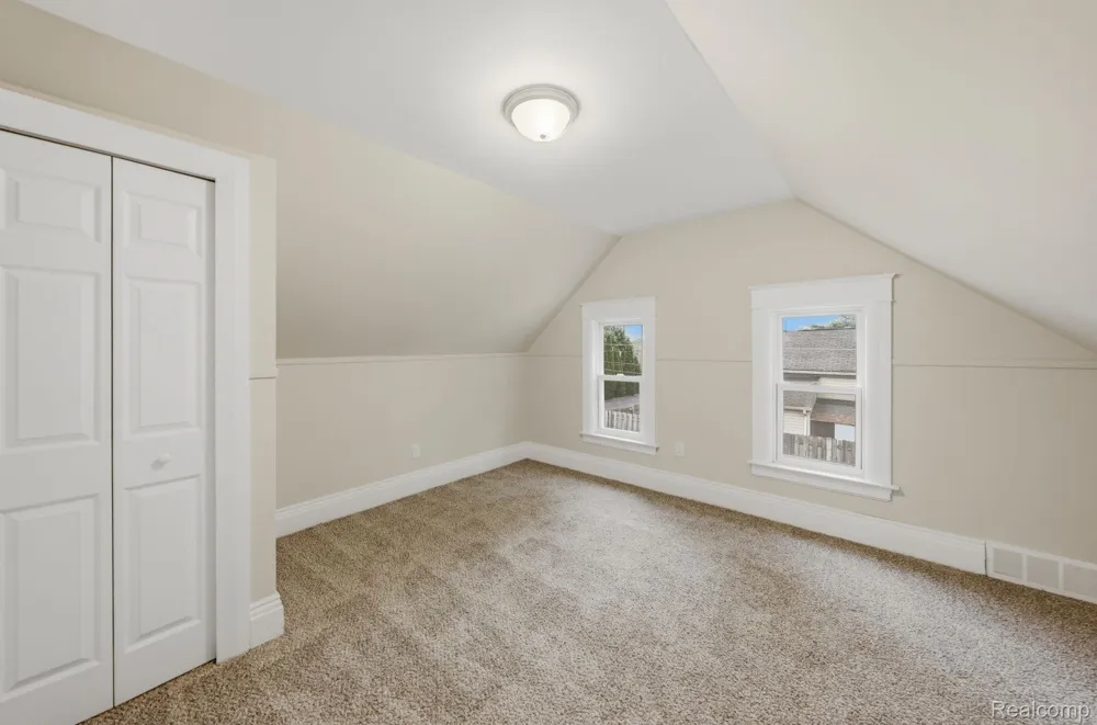 99 South Avenue Mt Clemens City, MI 48043